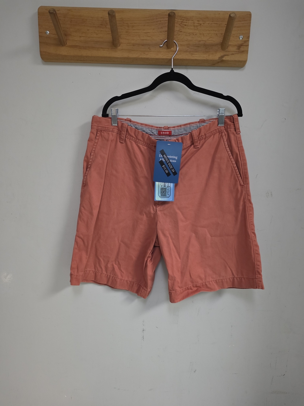 Izod Men's Coral Flat Front Cotton Shorts